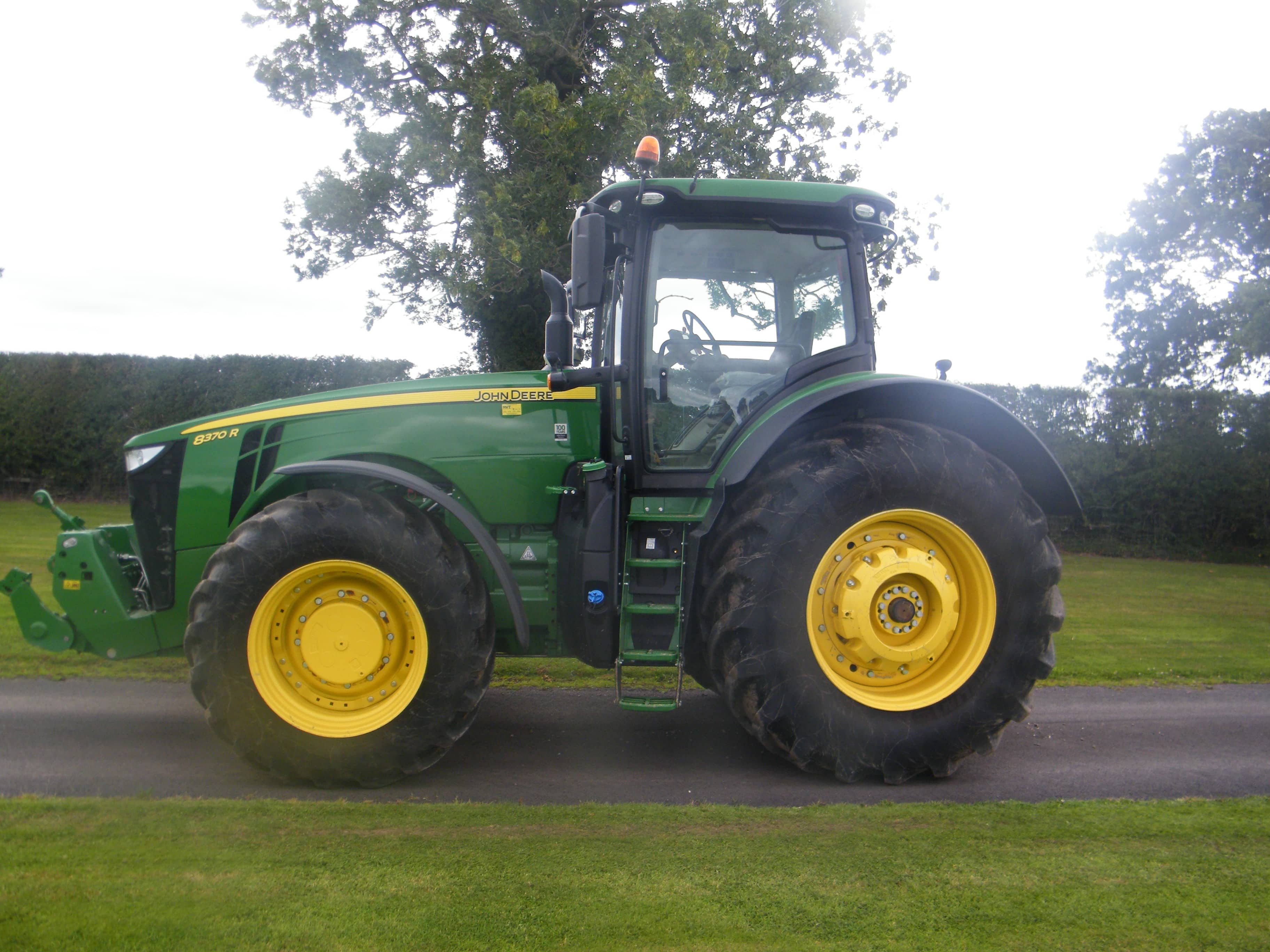 JOHN DEERE 8370R